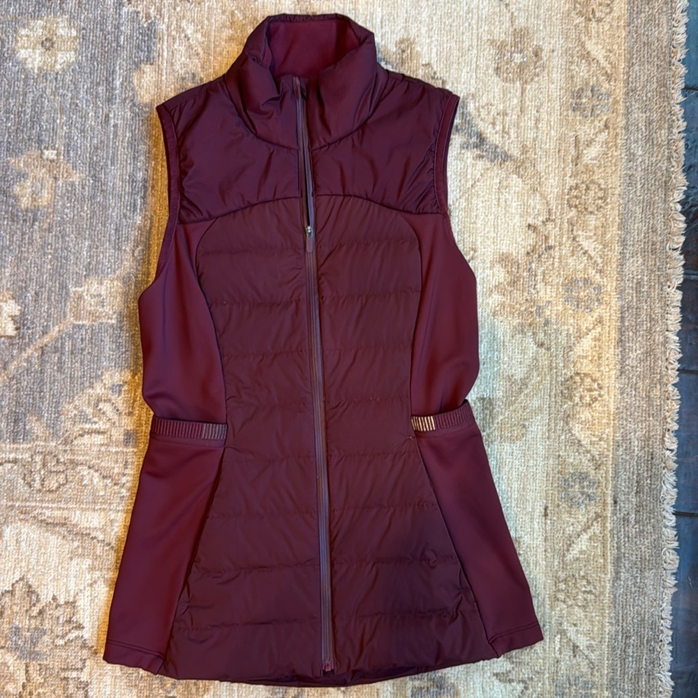 LULULEMON WOMENS DOEN FOR IT ALL 700 FILL VEST Size 4 Excellent condition